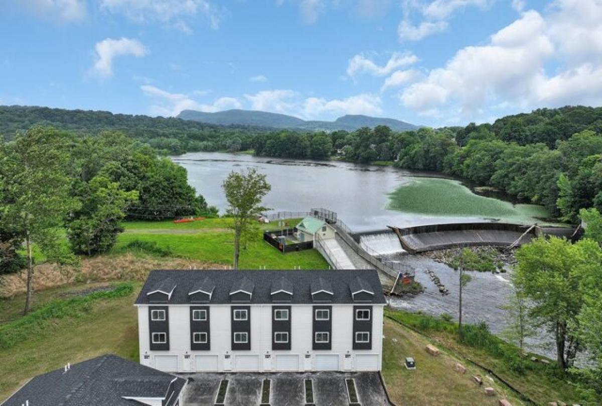 Picture of Home For Sale in Meriden, Connecticut, United States