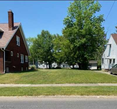 Home For Sale in Maple Heights, Ohio