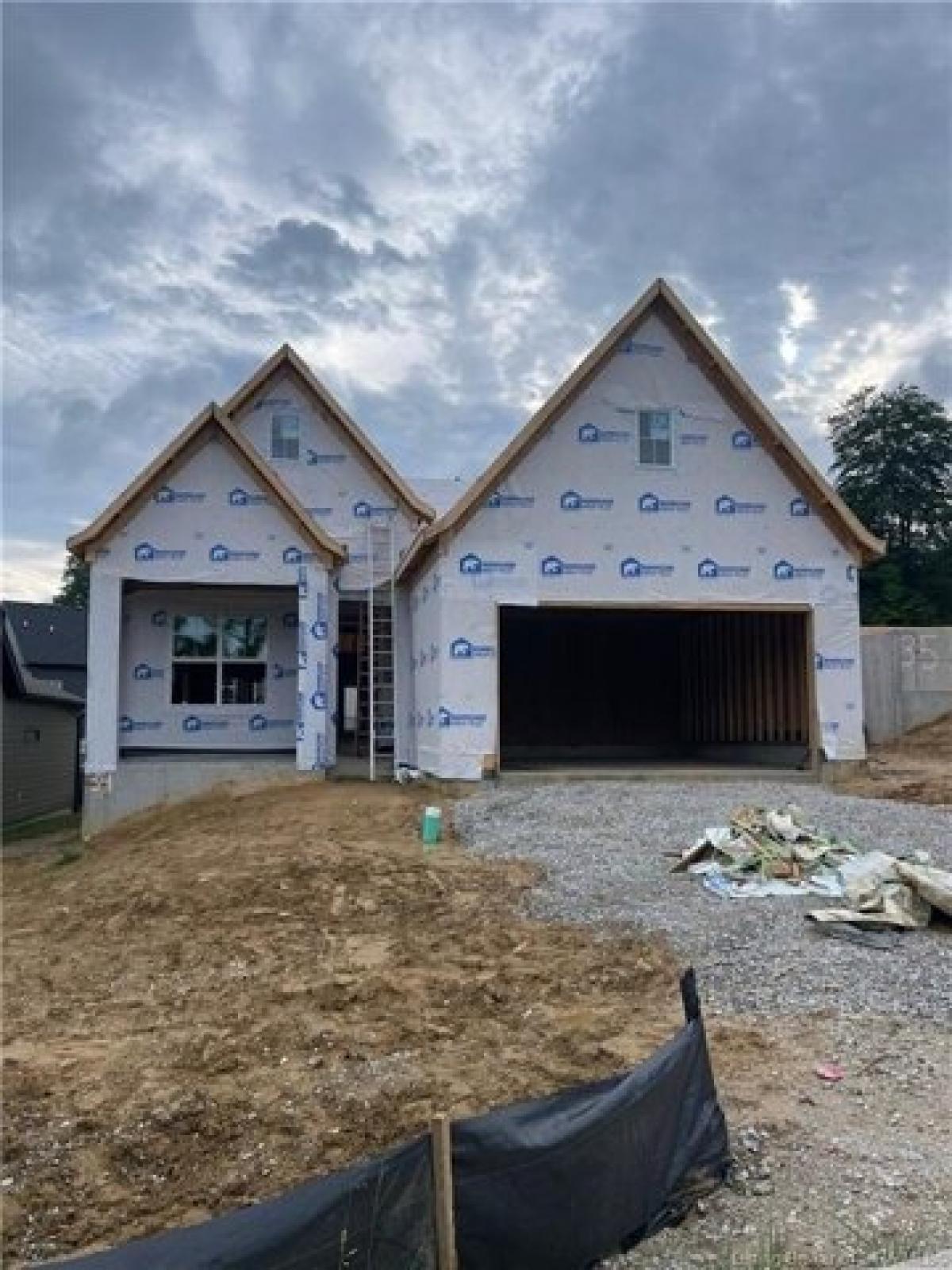 Picture of Home For Sale in Floyds Knobs, Indiana, United States