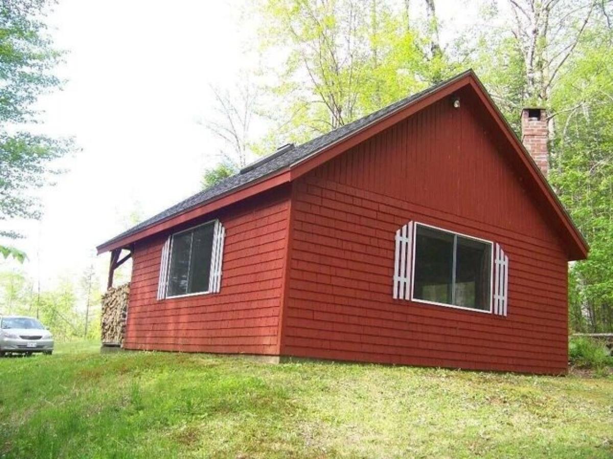 Picture of Home For Sale in Dexter, Maine, United States