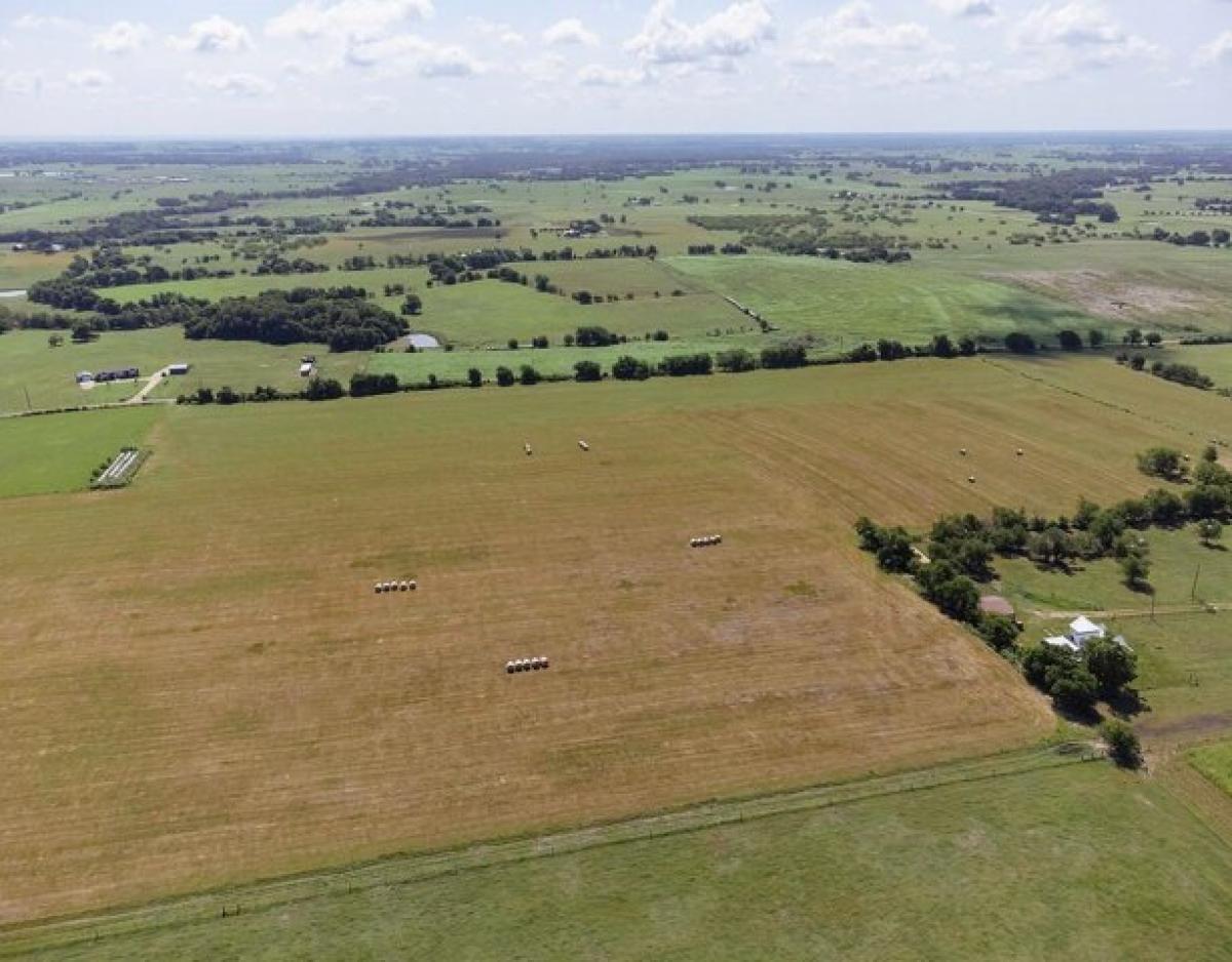 Picture of Residential Land For Sale in Schulenburg, Texas, United States