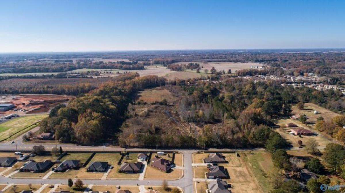 Picture of Residential Land For Sale in Huntsville, Alabama, United States