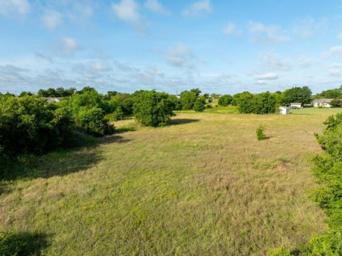 Picture of Residential Land For Sale in Rio Vista, Texas, United States