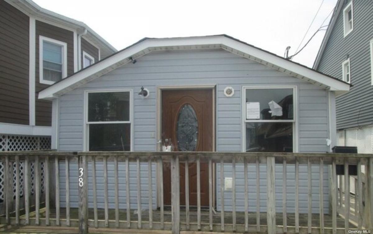 Picture of Home For Sale in Broad Channel, New York, United States