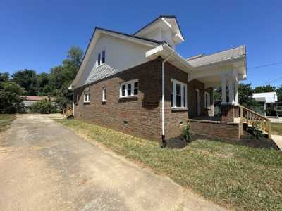 Home For Sale in Decherd, Tennessee