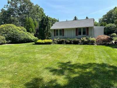 Home For Sale in Shoreham, New York