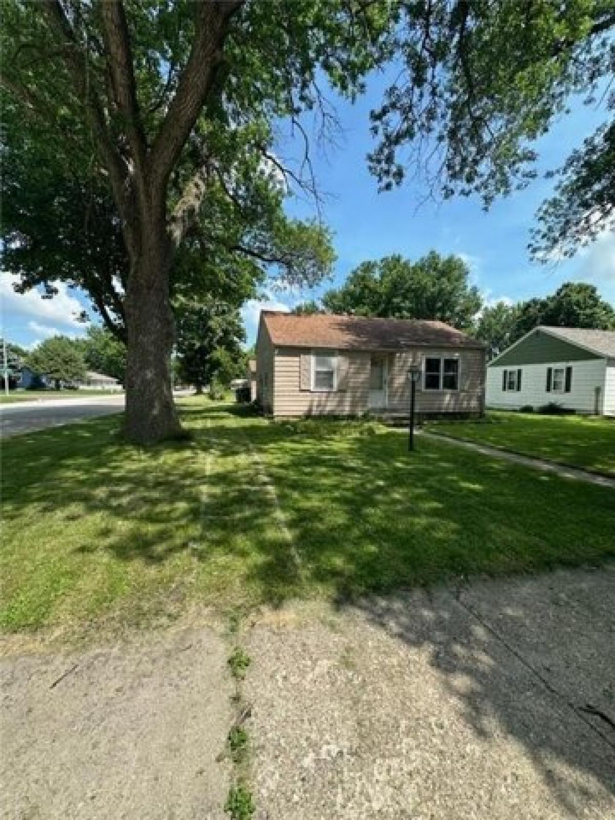 Picture of Home For Sale in Worthington, Minnesota, United States