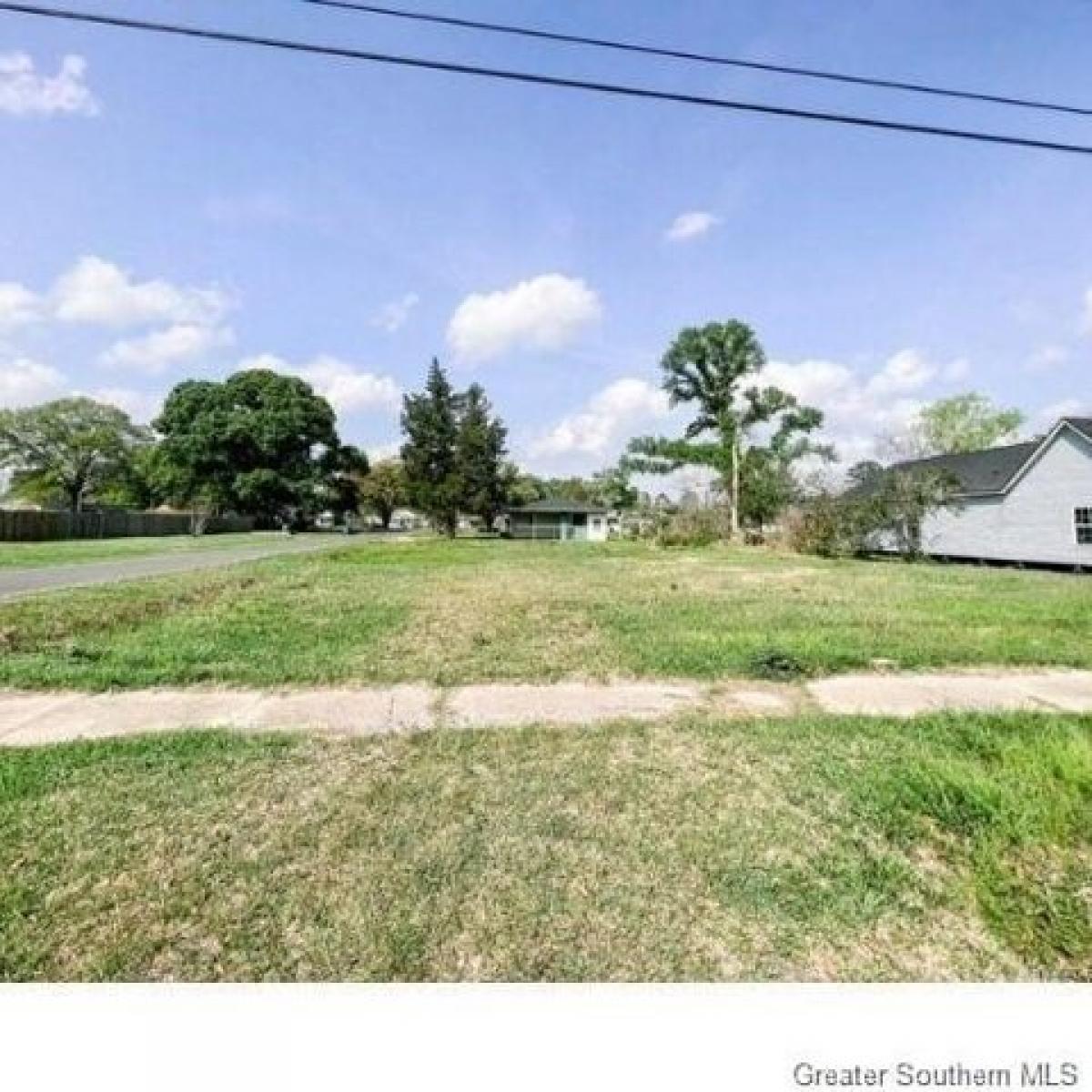 Picture of Residential Land For Sale in Jennings, Louisiana, United States