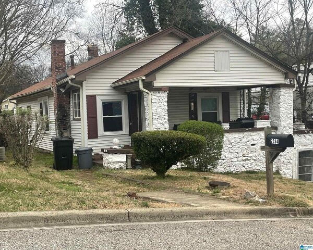 Picture of Home For Sale in Homewood, Alabama, United States