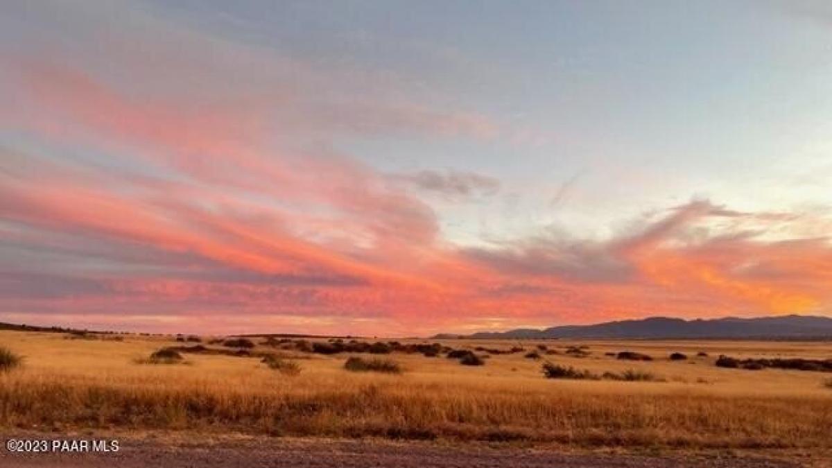 Picture of Residential Land For Sale in Prescott Valley, Arizona, United States