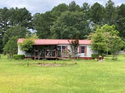 Home For Sale in Nicholls, Georgia