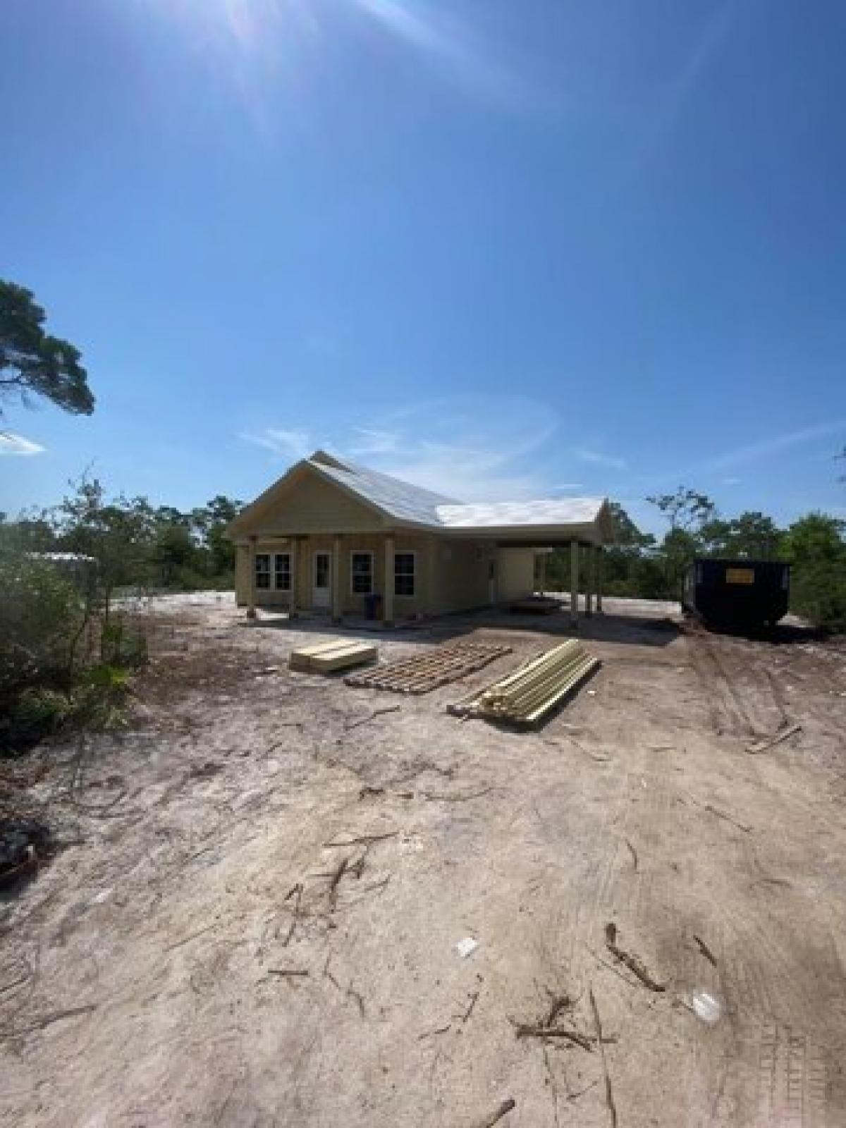 Picture of Home For Sale in Eastpoint, Florida, United States