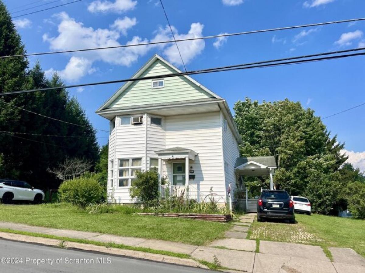 Picture of Home For Sale in Carbondale, Pennsylvania, United States