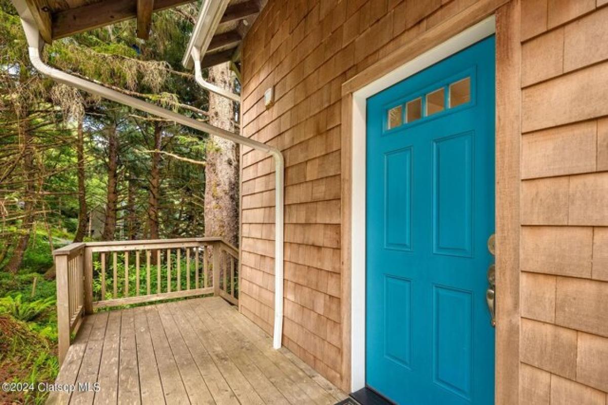 Picture of Home For Sale in Cannon Beach, Oregon, United States