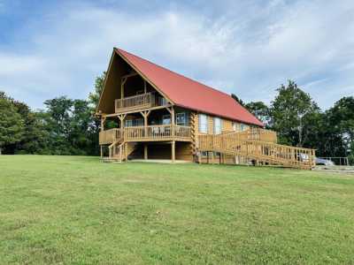 Home For Sale in Buffalo Valley, Tennessee