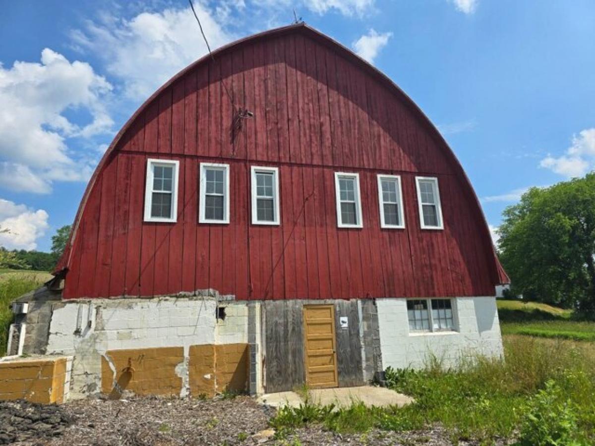 Picture of Home For Sale in Endicott, New York, United States