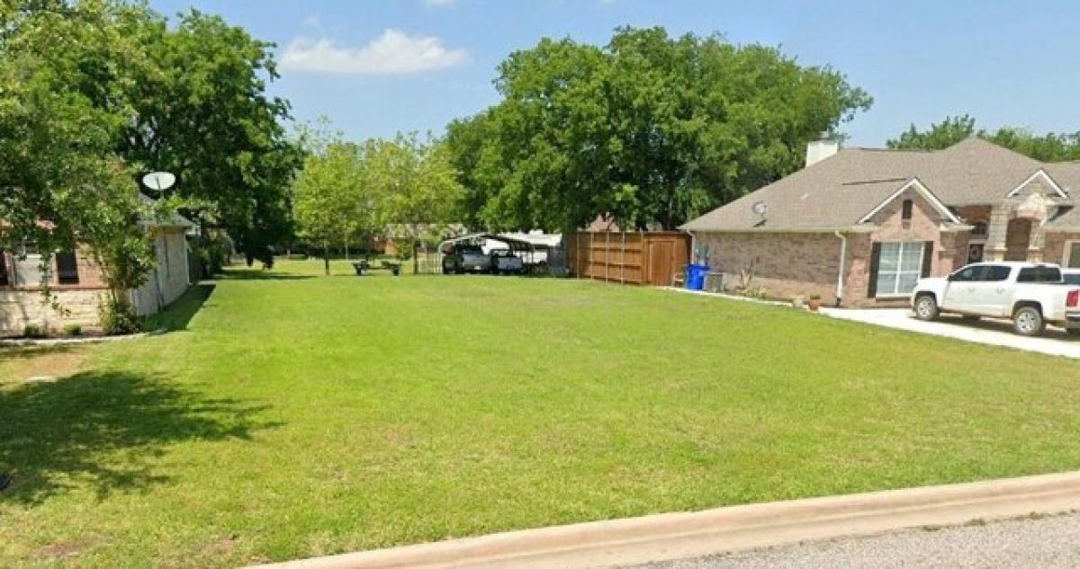 Picture of Residential Land For Sale in Whitesboro, Texas, United States