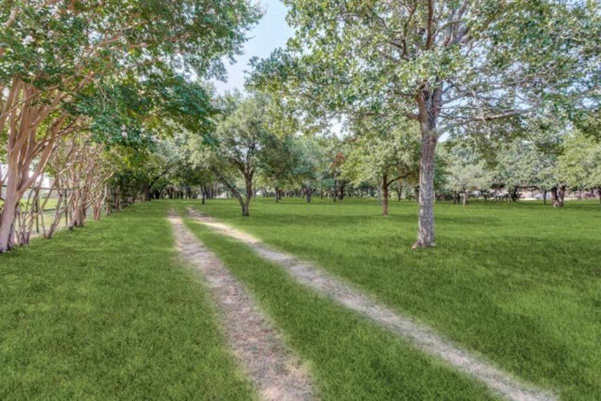 Picture of Residential Land For Sale in Mansfield, Texas, United States