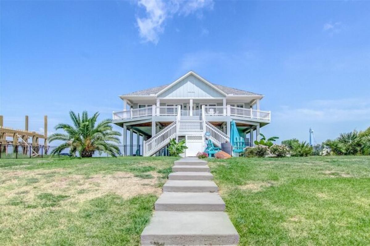 Picture of Home For Sale in Port Bolivar, Texas, United States