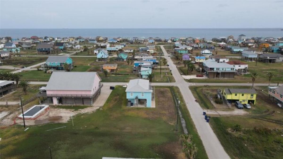 Picture of Residential Land For Sale in Freeport, Texas, United States