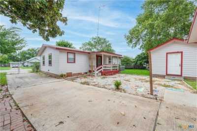 Home For Sale in Luling, Texas