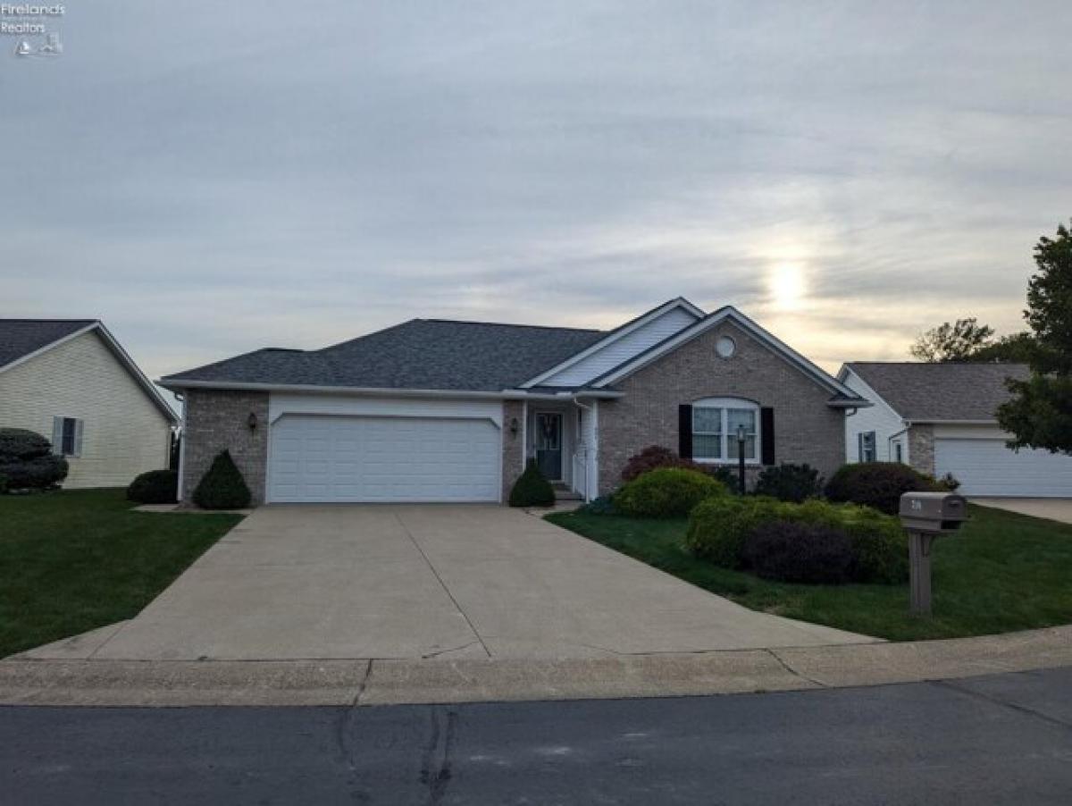 Picture of Home For Sale in Oak Harbor, Ohio, United States