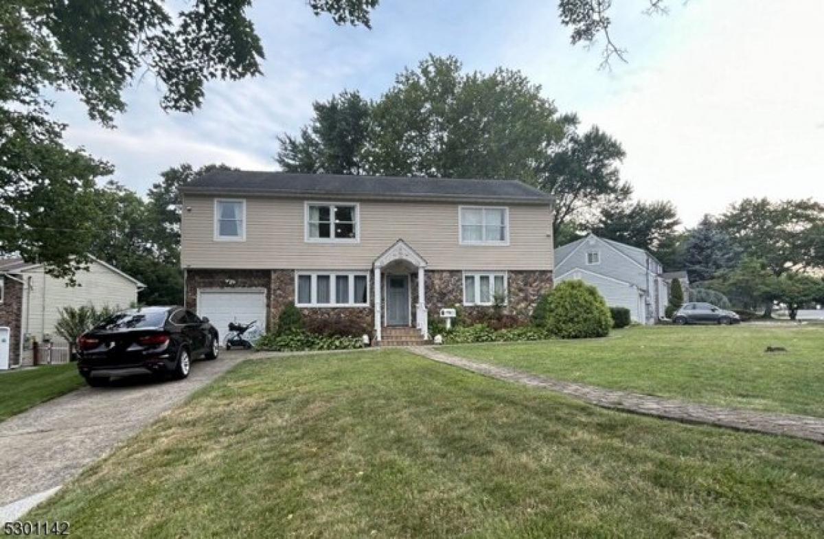 Picture of Home For Sale in Fair Lawn, New Jersey, United States