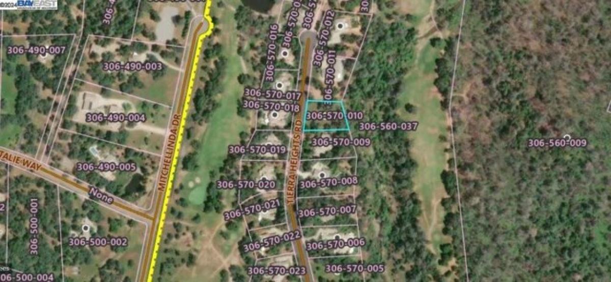 Picture of Residential Land For Sale in Redding, California, United States