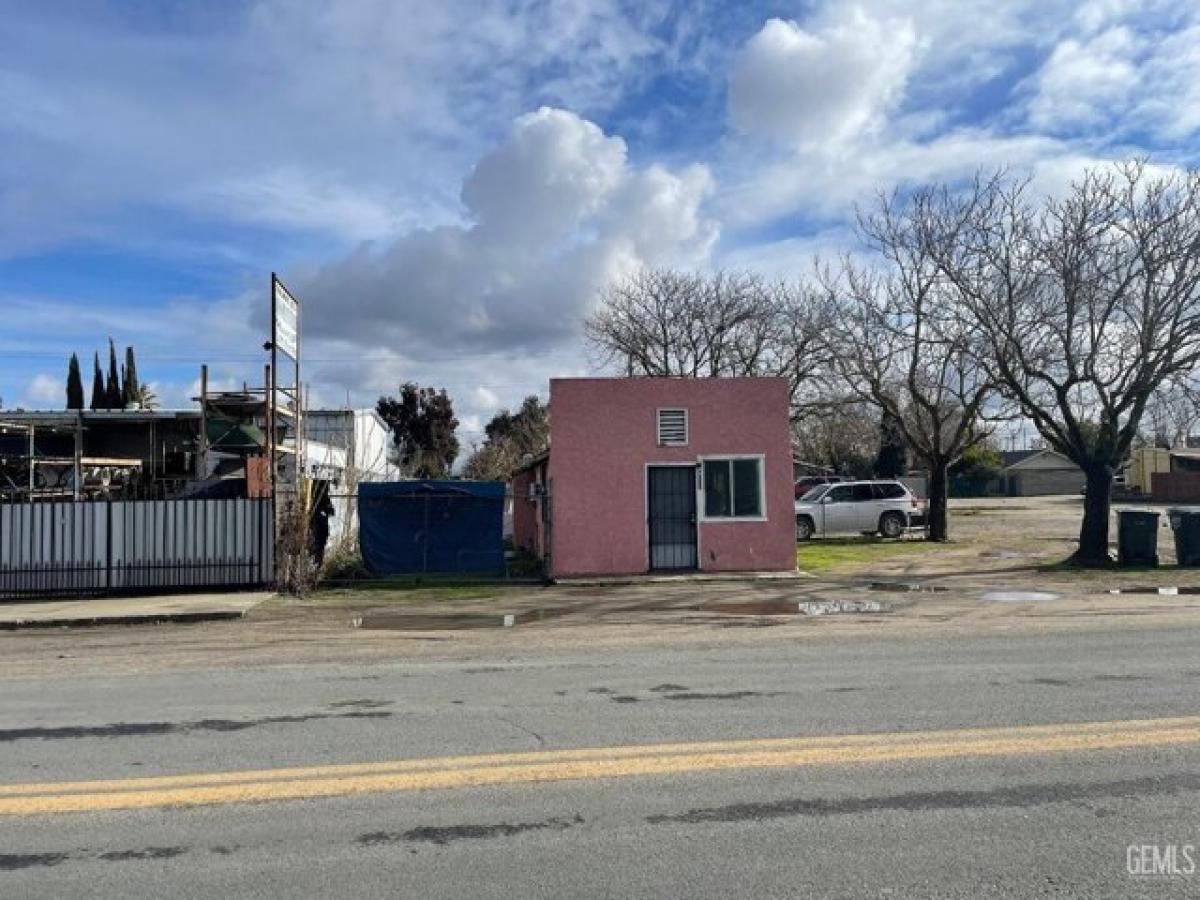 Picture of Home For Sale in Earlimart, California, United States