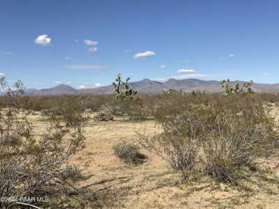 Residential Land For Sale in Yucca, Arizona