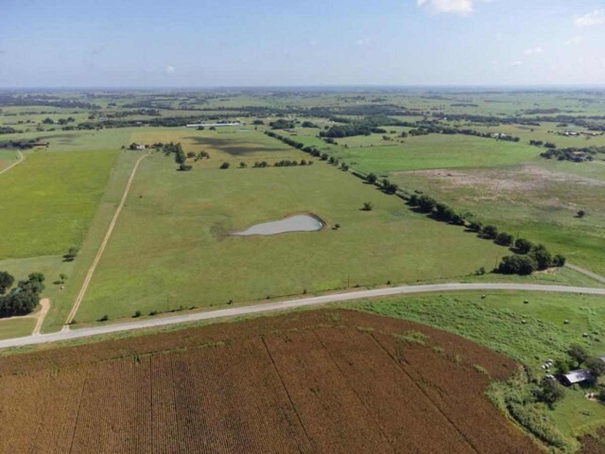 Picture of Residential Land For Sale in Schulenburg, Texas, United States