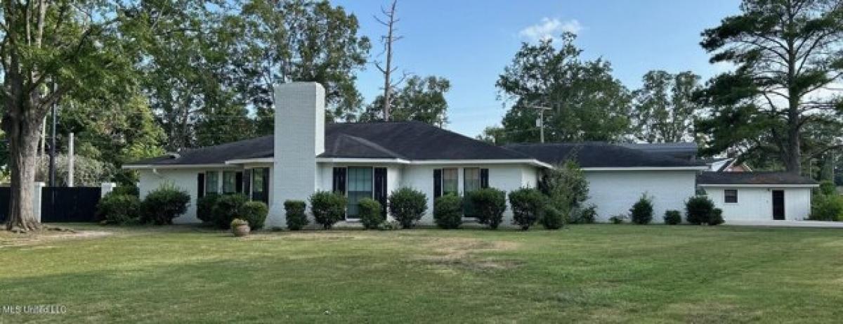 Picture of Home For Sale in Greenwood, Mississippi, United States