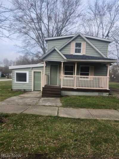 Home For Sale in Barberton, Ohio