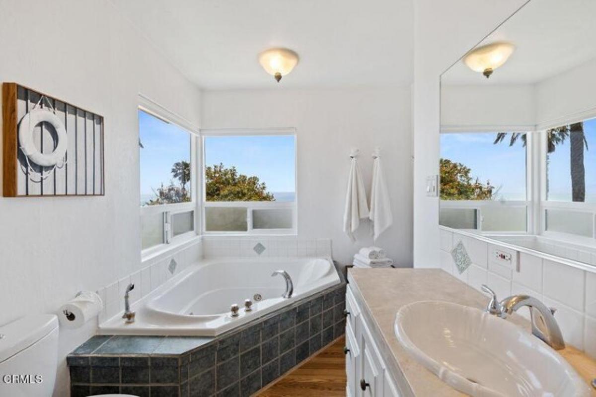 Picture of Home For Sale in Summerland, California, United States