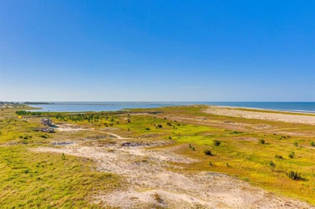 Picture of Home For Sale in Dauphin Island, Alabama, United States