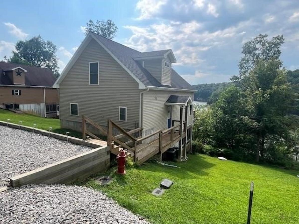 Picture of Home For Sale in Lewisburg, Kentucky, United States