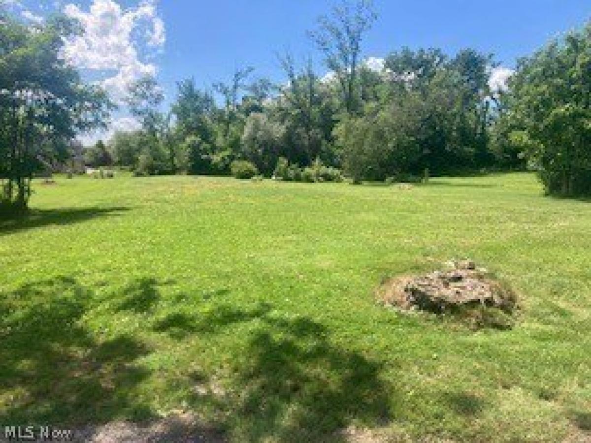 Picture of Residential Land For Sale in North Royalton, Ohio, United States