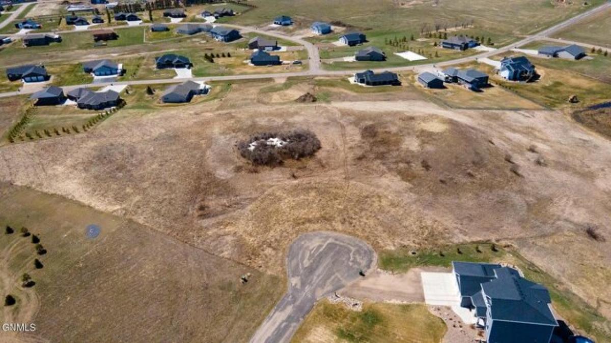 Picture of Residential Land For Sale in Bismarck, North Dakota, United States