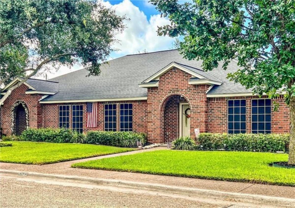 Picture of Home For Sale in Alice, Texas, United States