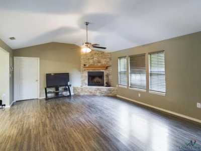 Home For Sale in Lone Star, Texas