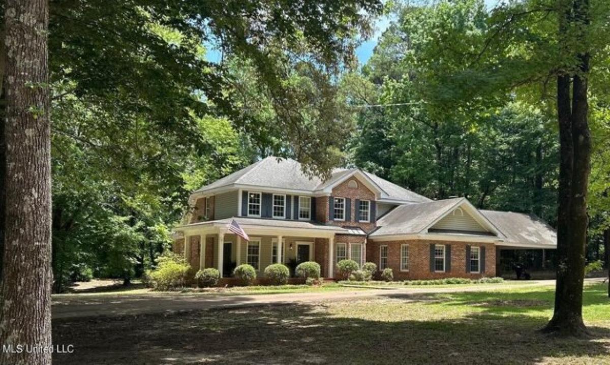 Picture of Home For Sale in Greenwood, Mississippi, United States