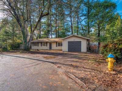 Home For Sale in Cave Junction, Oregon