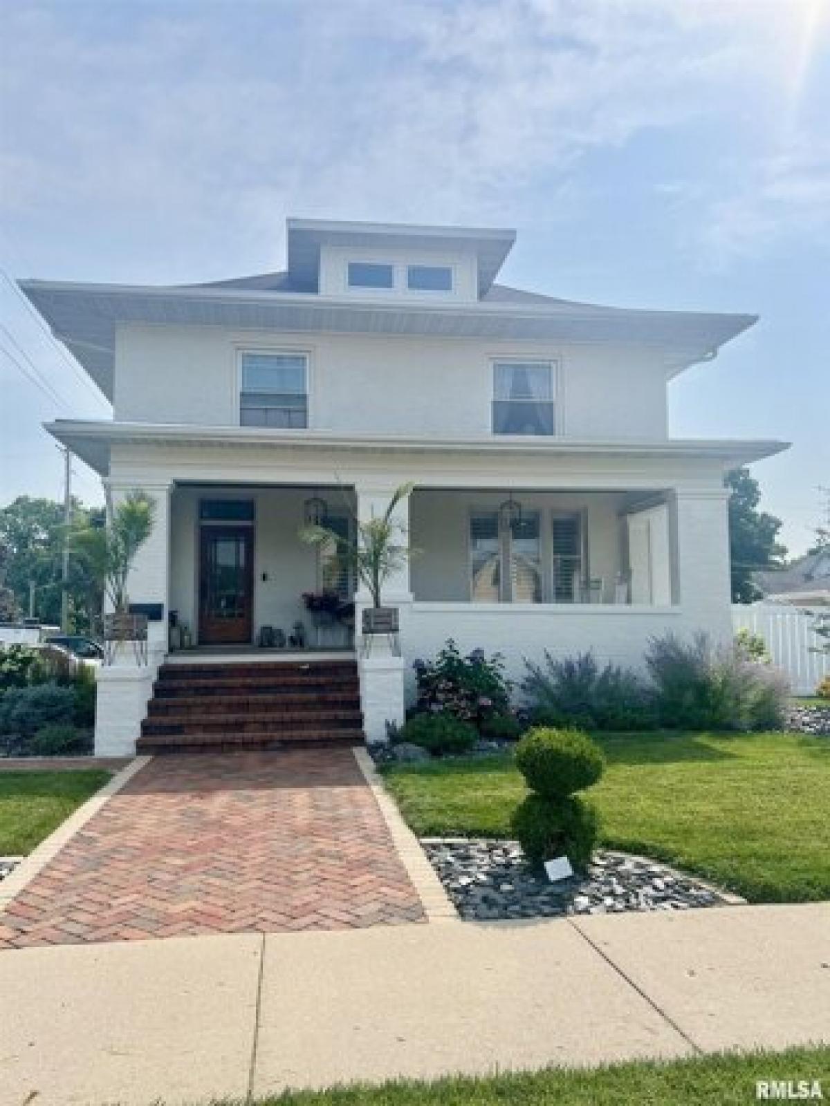 Picture of Home For Sale in Morton, Illinois, United States