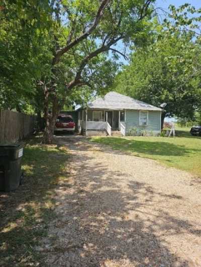 Home For Sale in Kemp, Texas