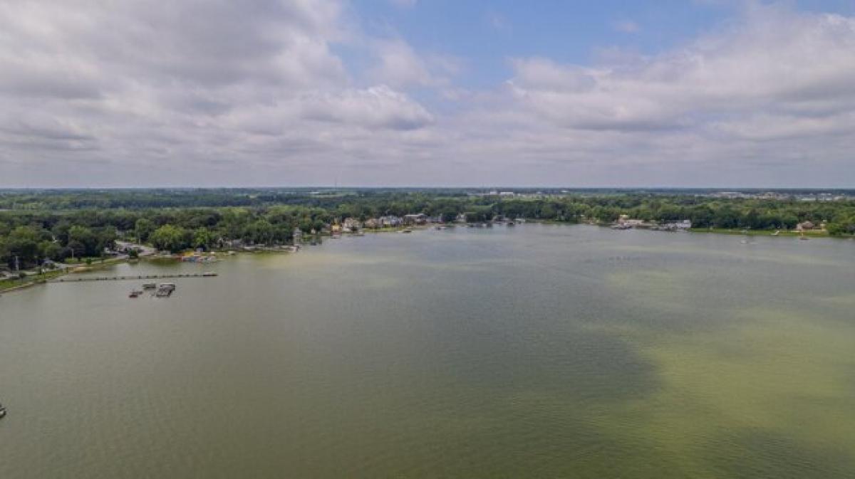 Picture of Home For Sale in Cedar Lake, Indiana, United States