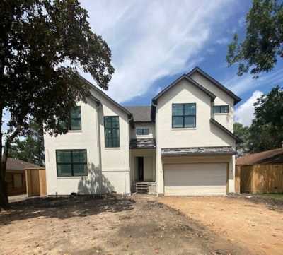 Home For Sale in Bellaire, Texas