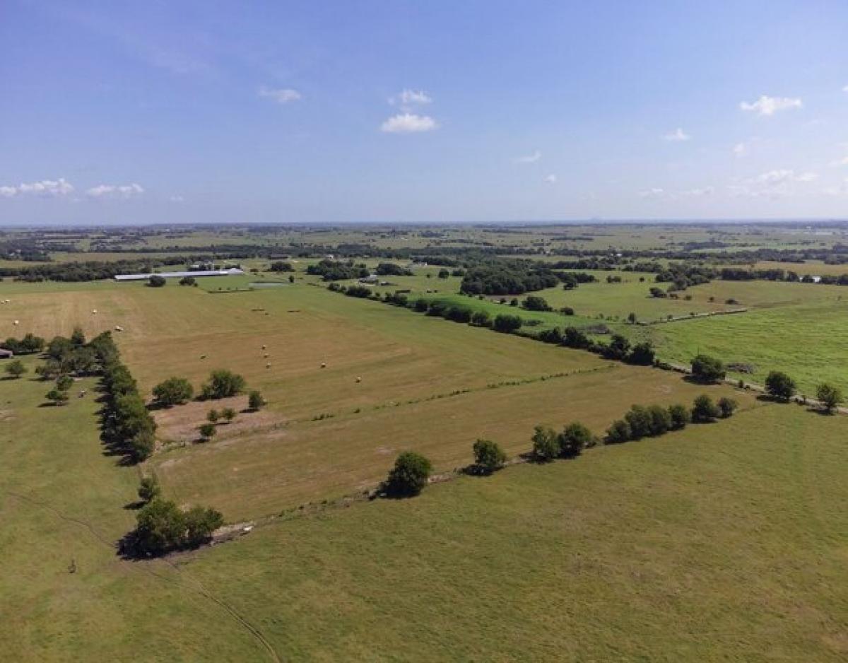 Picture of Residential Land For Sale in Schulenburg, Texas, United States