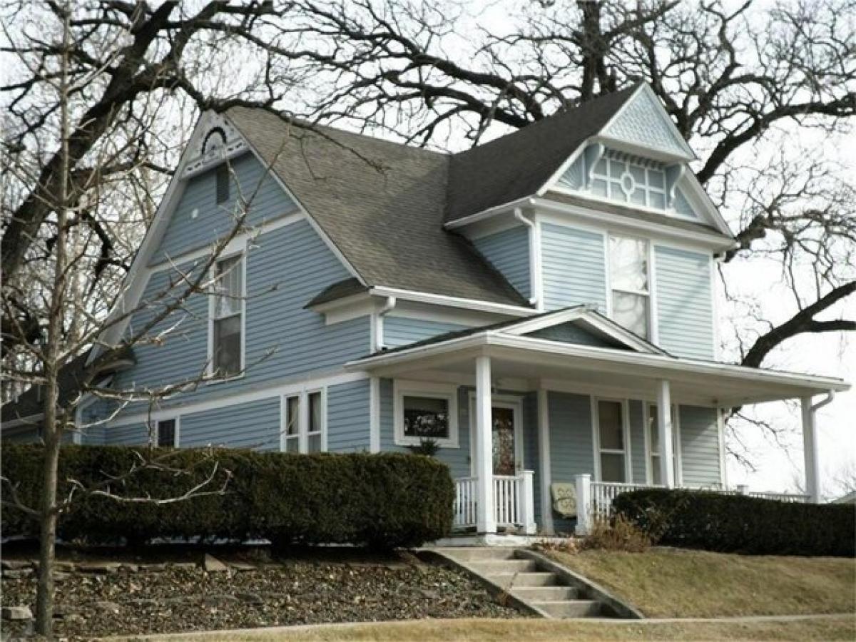 Picture of Home For Sale in Colfax, Iowa, United States