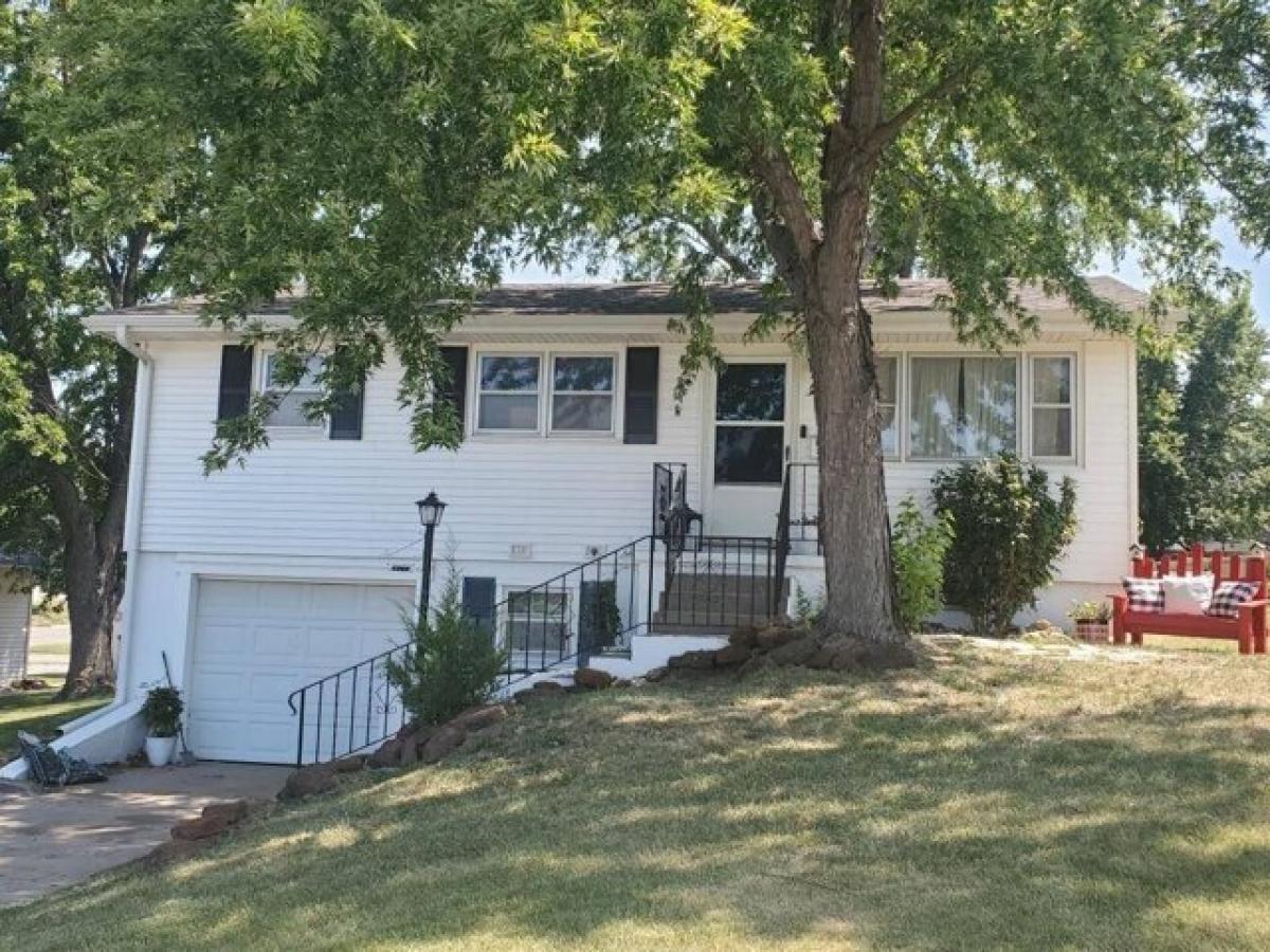 Picture of Home For Sale in Concordia, Kansas, United States