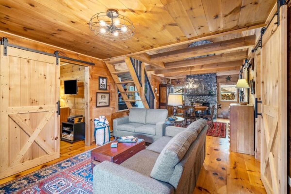 Picture of Home For Sale in Manchester, Maine, United States